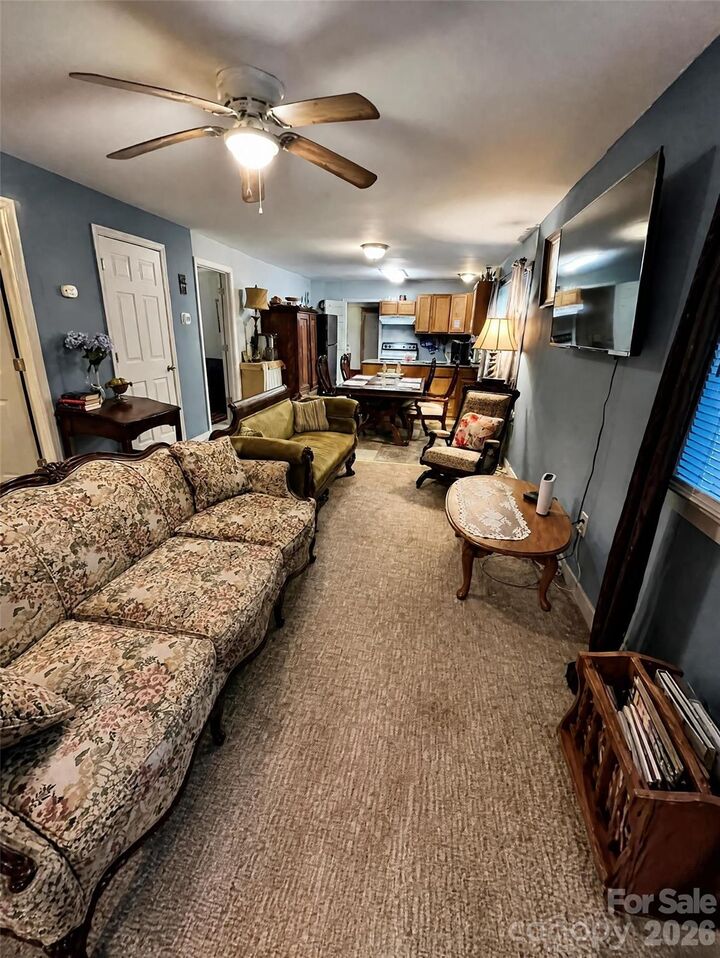 Property Photo: 816 Skyland Street NC 28083