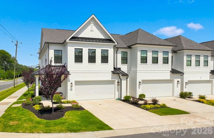 Property Photo:  6007 Mariemont Circle  NC 28226 