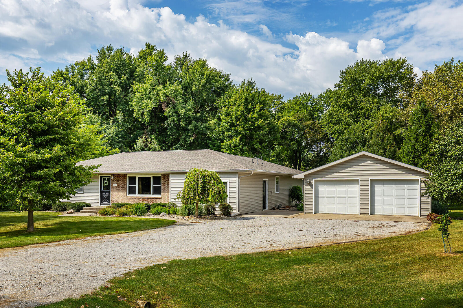 Property Photo:  6365 510th Avenue  IA 50014 