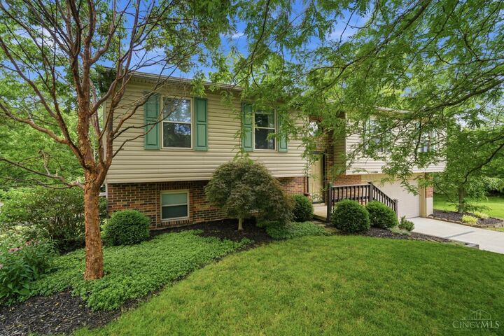 Property Photo:  830 Tam O Shanter Way  OH 45050 