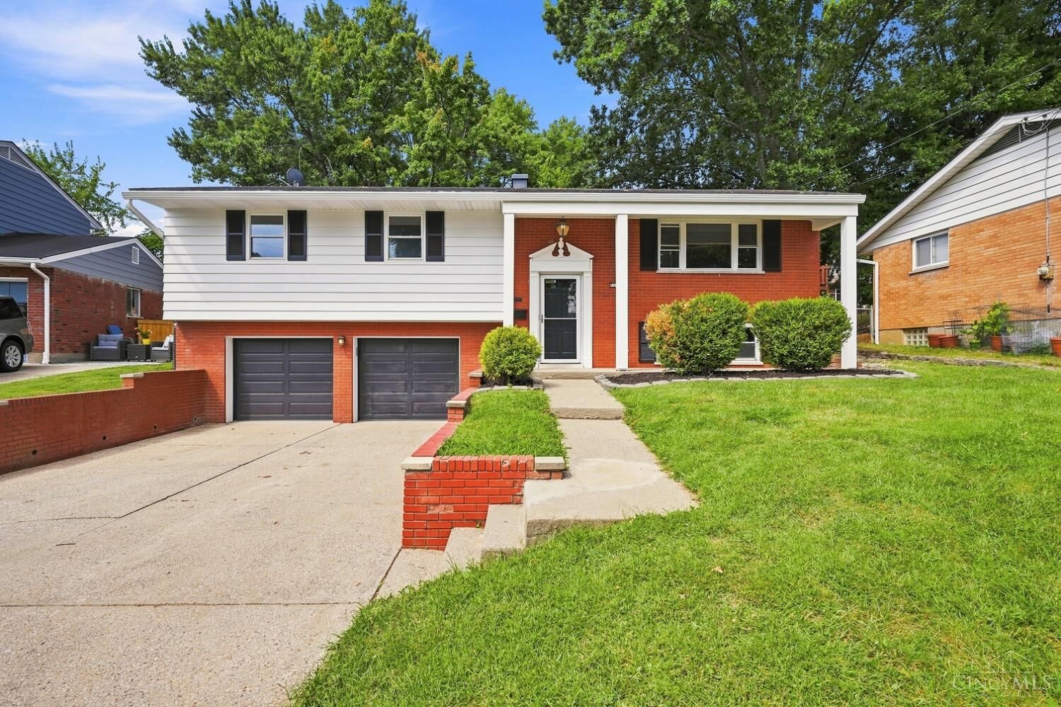 Property Photo: 3253 Bellacre Court OH 45248