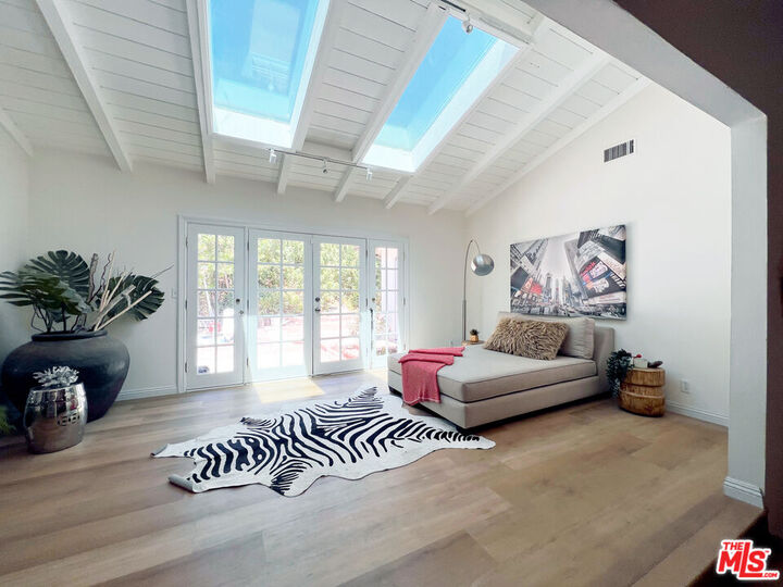Property Photo: 22477 Liberty Bell Rd CA 91302