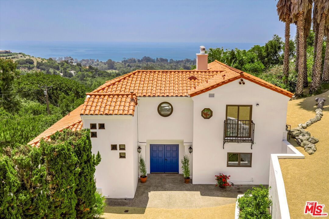 Property Photo:  2745 Torito Rd  CA 93108 
