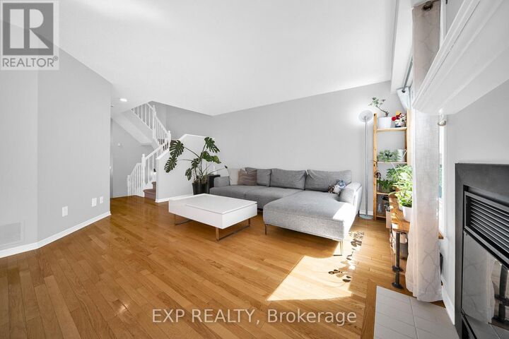 Property Photo:  34 Stonebriar Drive  ON K2G 5X9 
