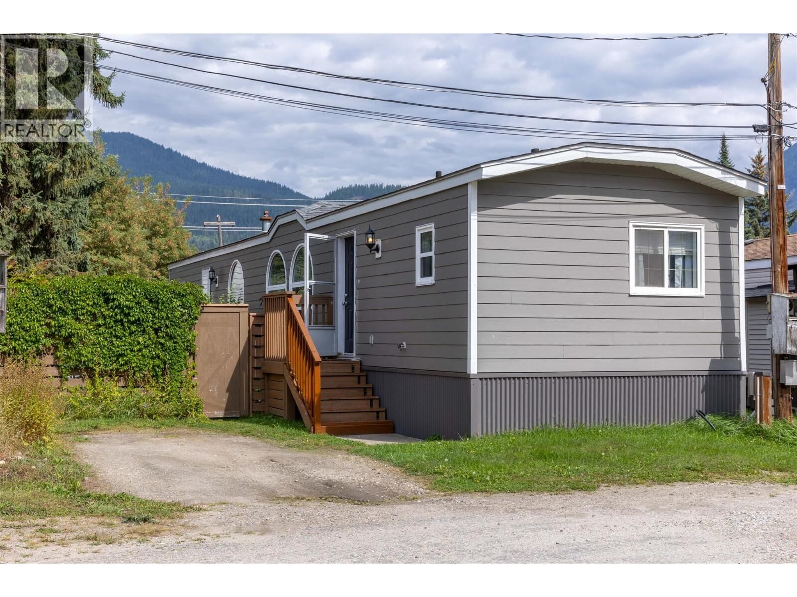 Property Photo:  606 Edward Street 11  BC V0E 2S0 