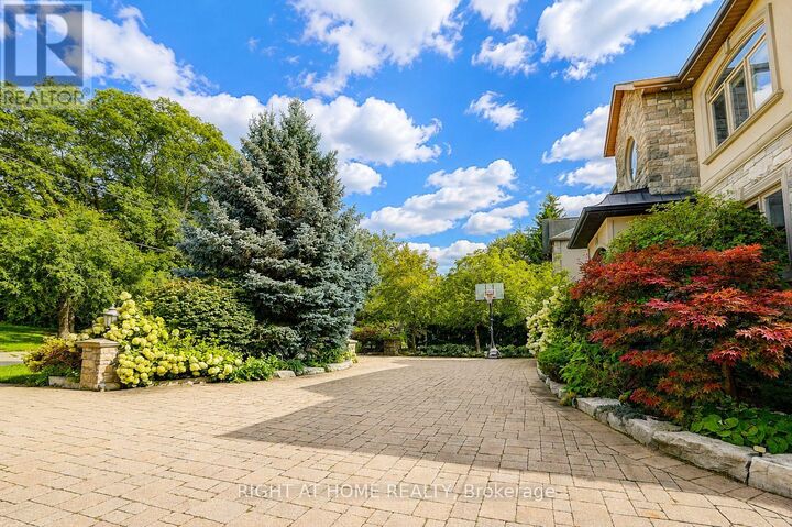 Property Photo:  16 Fairview Avenue  ON L4C 6L2 