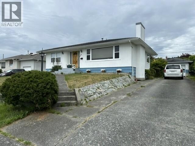 Property Photo:  4038 Whalen Ave  BC V8A 2T7 