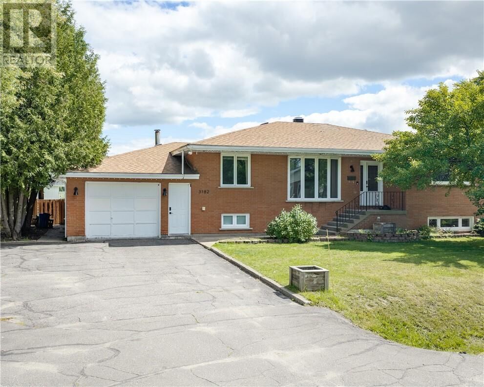 Property Photo:  3182 Leo Avenue  ON P3N 1B7 