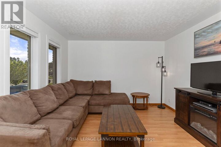 Property Photo:  49 Wasco Drive  ON P7G 1A2 