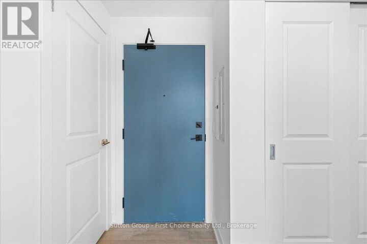 Property Photo:  1063 Douglas McCurdy Common Circle  ON L5L 3H9 