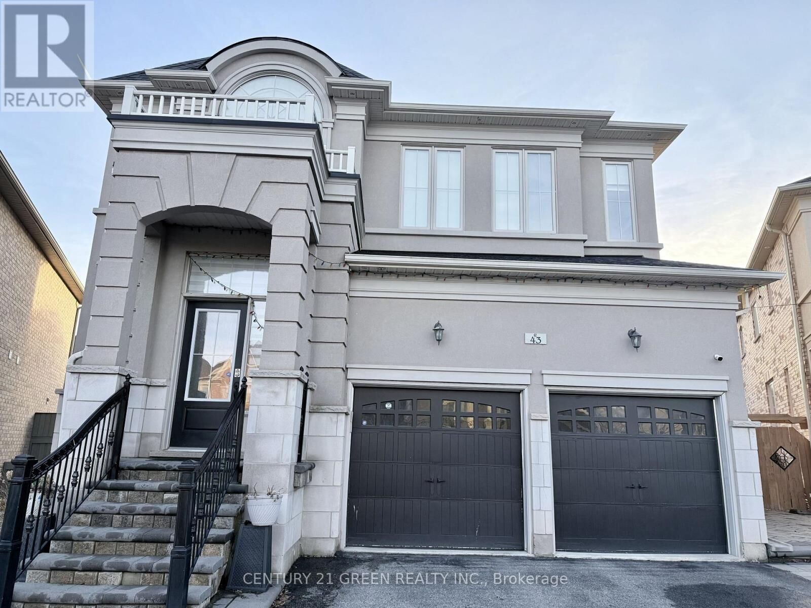 Property Photo:  43 Black Diamond Crescent Upper  ON L6X 1A2 