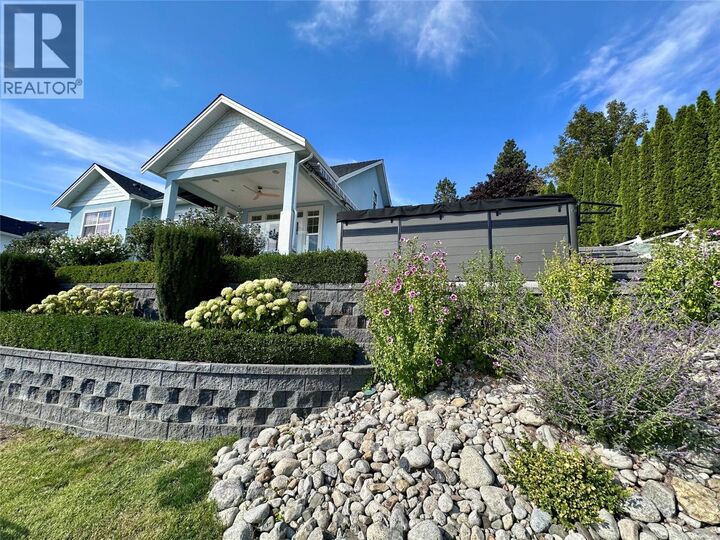 Property Photo: 3121 Thacker Drive 4 BC V1Z 1X6