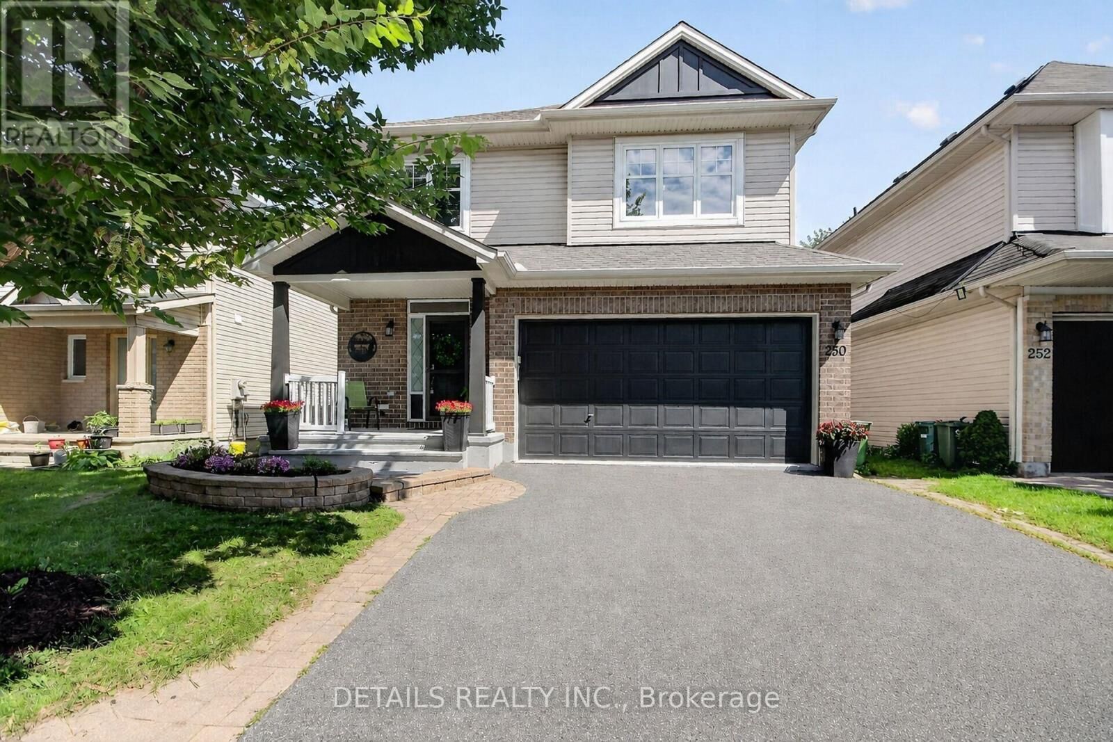 Property Photo:  250 Flodden Way  ON K2G 7E1 