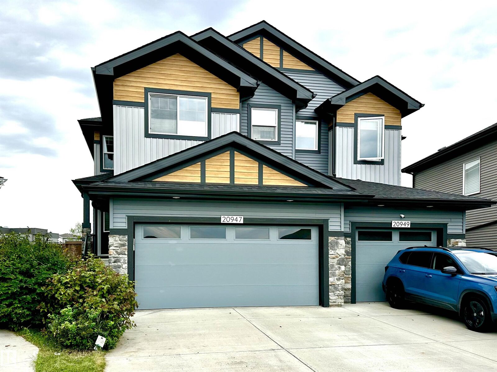Property Photo:  20947 95 Avenue NW  AB T5T 7J6 