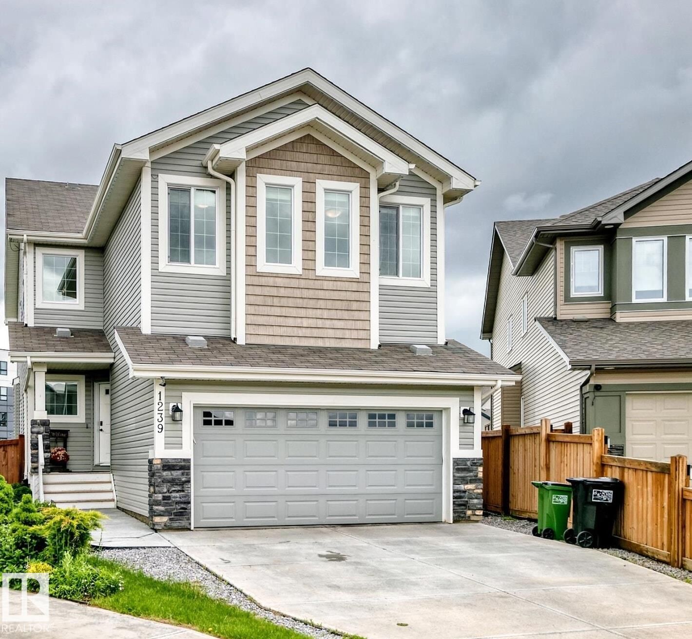 Property Photo:  1239 24 Avenue NW  AB T6T 2E4 