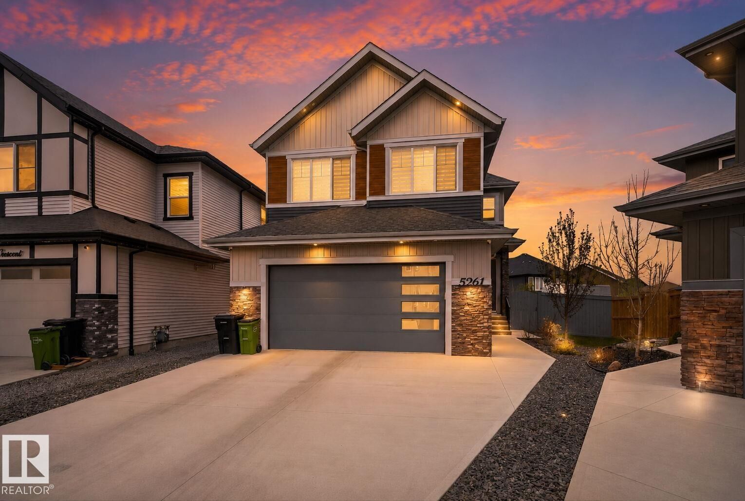 Property Photo:  5261 Kimball Crescent SW  AB T6W 4Z3 