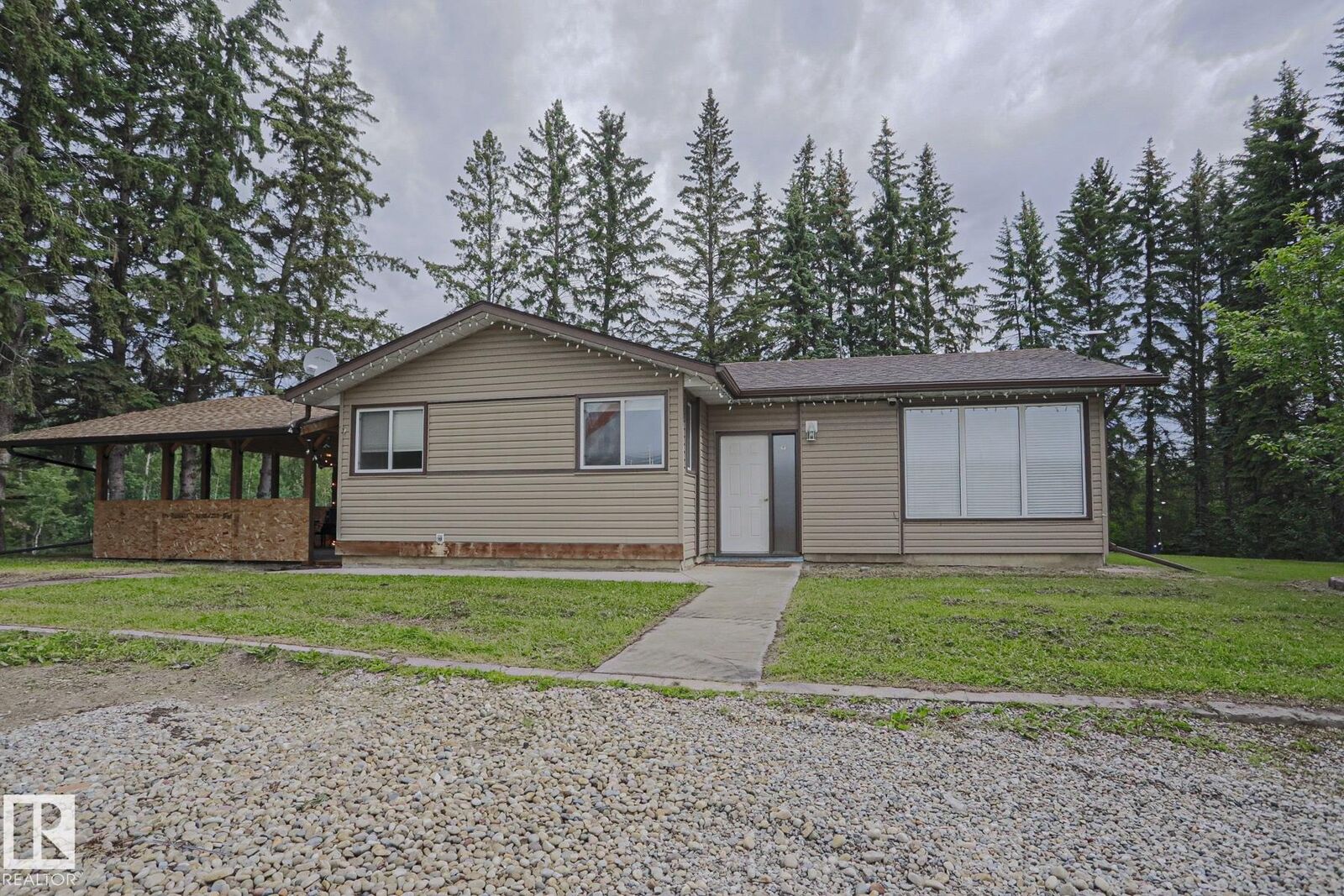 Property Photo:  53212 Rge Road 14  AB T7Y 0G3 