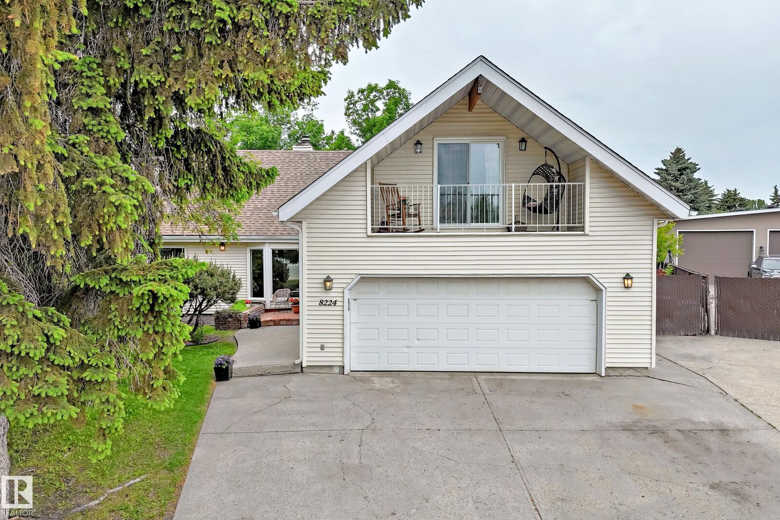 Property Photo:  8224 186 Street NW  AB T5T 1H4 