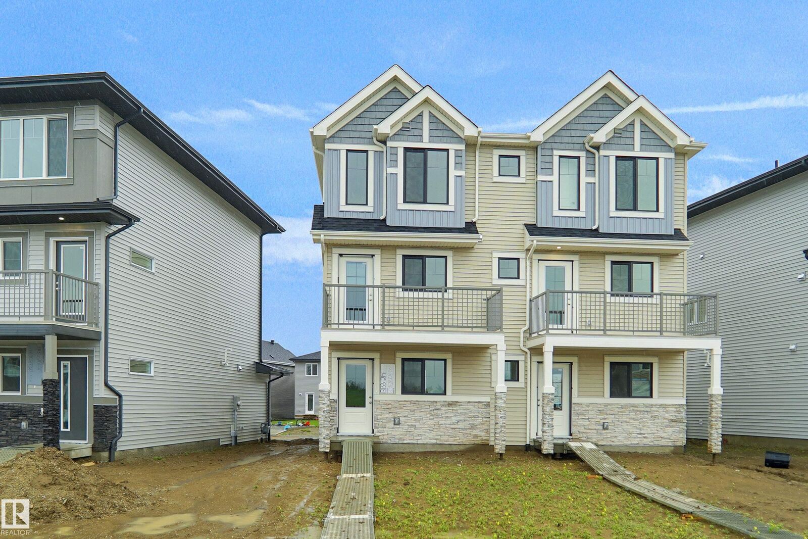 Property Photo:  13133 214 Street NW  AB T5S 0T7 
