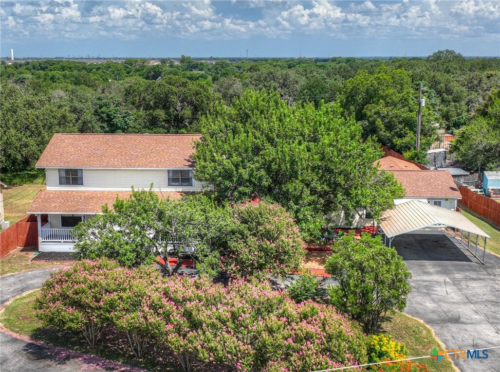 Property Photo: 580 E Zipp Road TX 78130