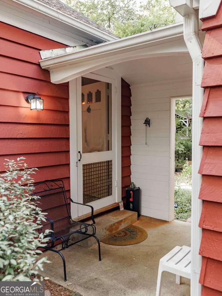 Property Photo:  285 Gran Ellen Drive  GA 30606 