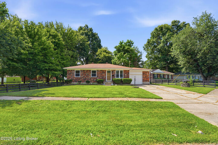 Property Photo:  3700 Templewood Dr  KY 40219 
