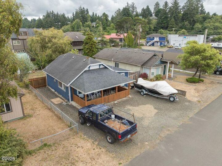 Property Photo: 365 NW Cedar Street OR 97394
