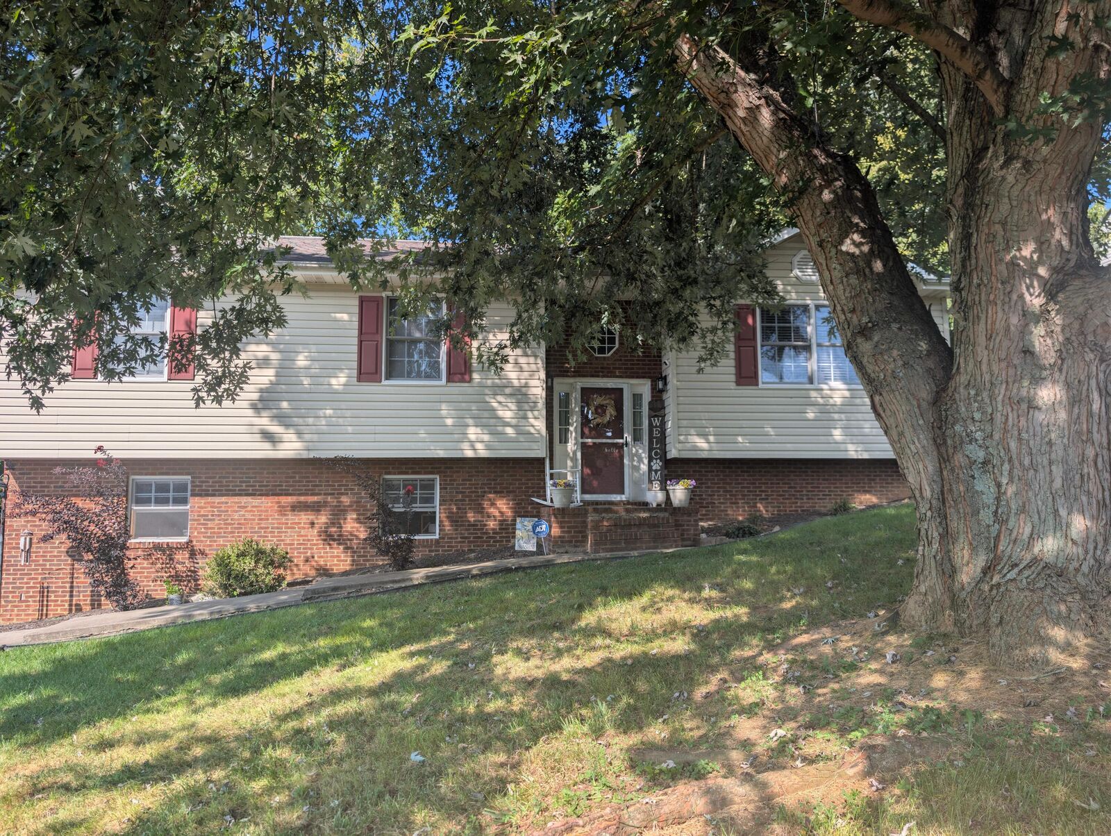 Property Photo:  128 Ashley Drive  TN 37645 
