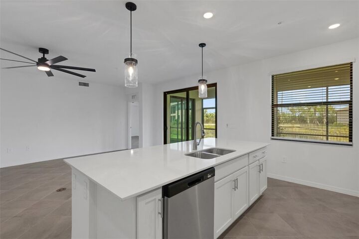 Property Photo: 5624 Summit Pointe Circle 104 FL 34210