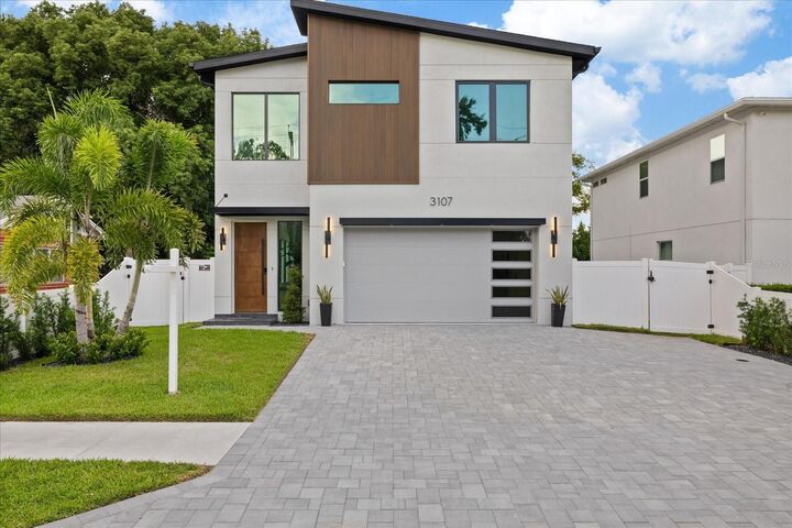 Property Photo: 3107 W Beach Street FL 33607