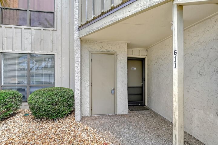 Property Photo: 6157 Midnight Pass Road G11 FL 34242