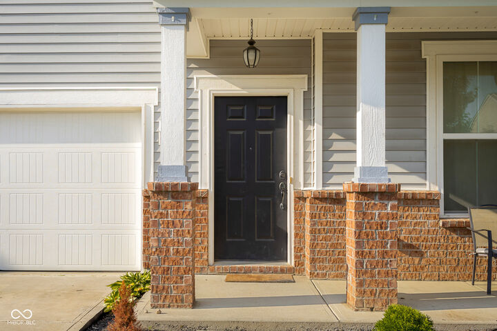 Property Photo: 2432 Creekland Drive IN 47201