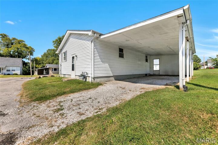 Property Photo: 504 Stiening Street IL 62298