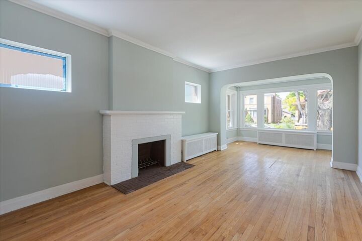 Property Photo: 6515 N Maplewood Avenue IL 60645
