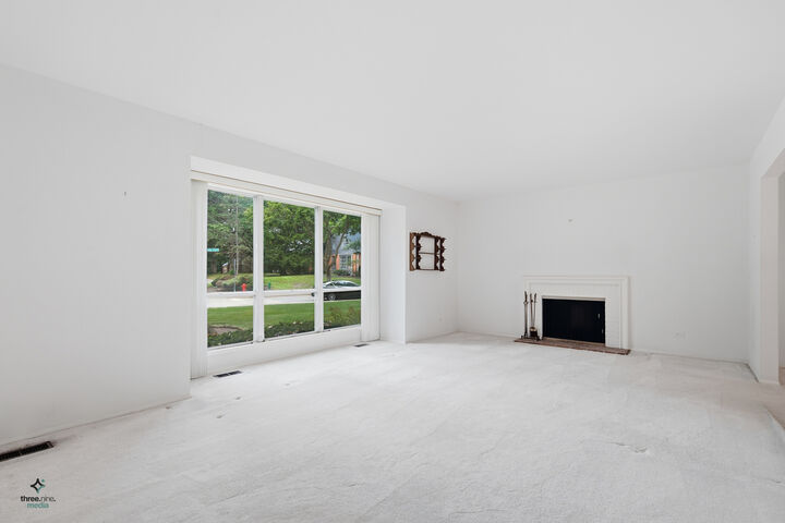Property Photo:  681 Smoke Tree Road  IL 60015 