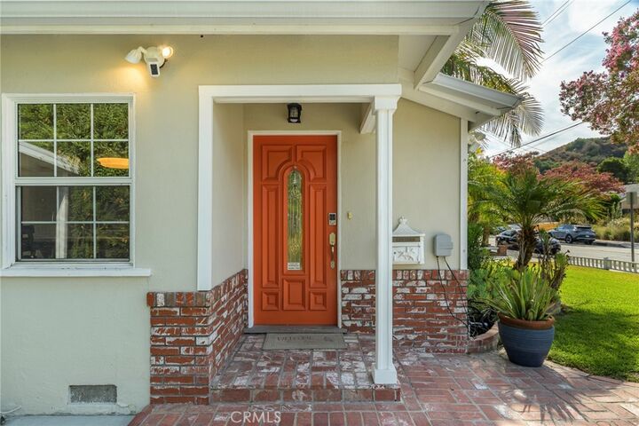 Property Photo:  2142 E Chevy Chase  CA 91206 