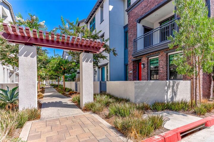 Property Photo:  6996 Cottonwood Lane  CA 90621 
