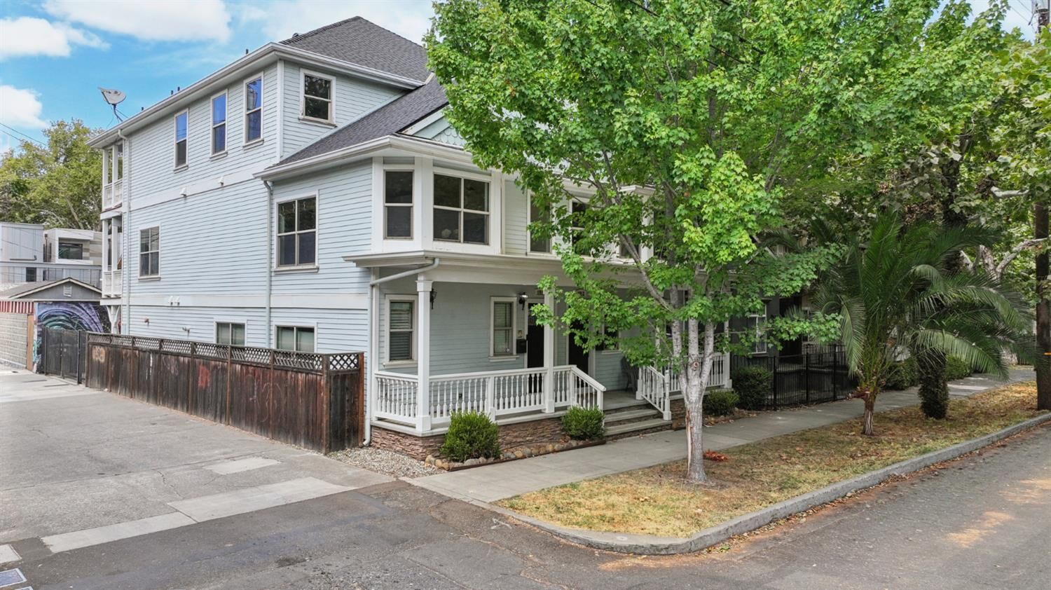Property Photo: 1914 6th Street CA 95811