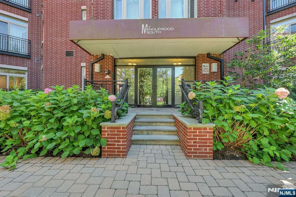Property Photo: 1109 Riverview Avenue 109 NJ 07631
