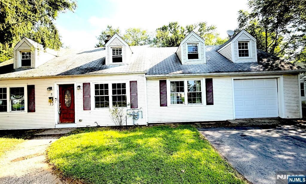 Property Photo:  5 Brookside Avenue  NJ 07444 