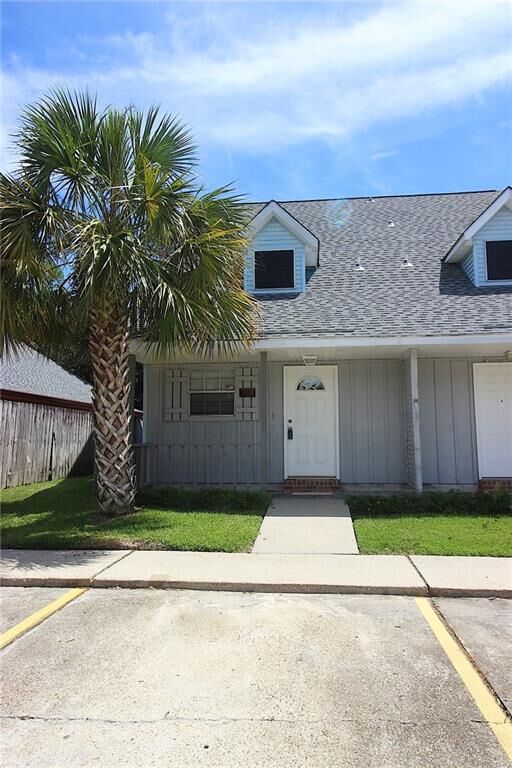 Property Photo: 166 Village Drive 166 LA 70461