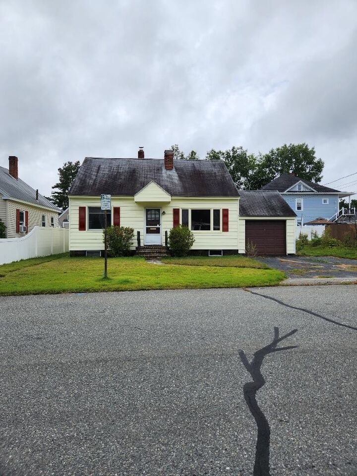 Property Photo:  81 King Street  NH 03060 