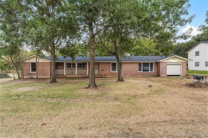 Property Photo: 1311 E Stegall Road TX 76706