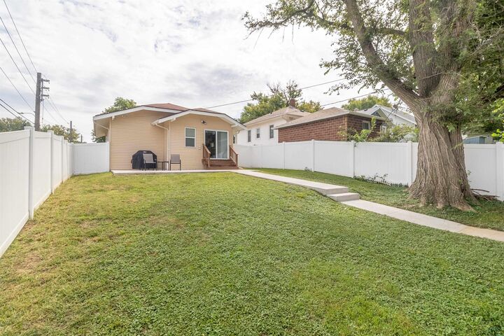 Property Photo: 2503 S Palmetto IA 51106
