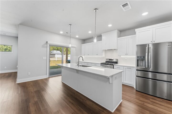 Property Photo:  2208 Riggins Avenue  AR 72751 
