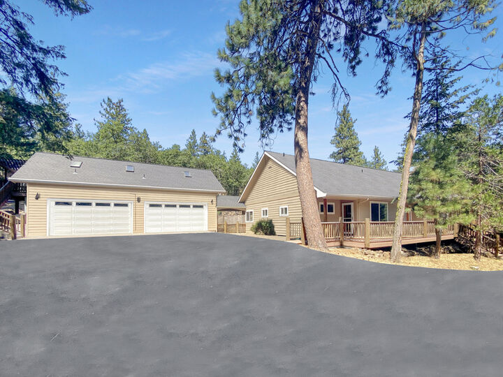 Property Photo: 5831 Old Highway 99 S OR 97520