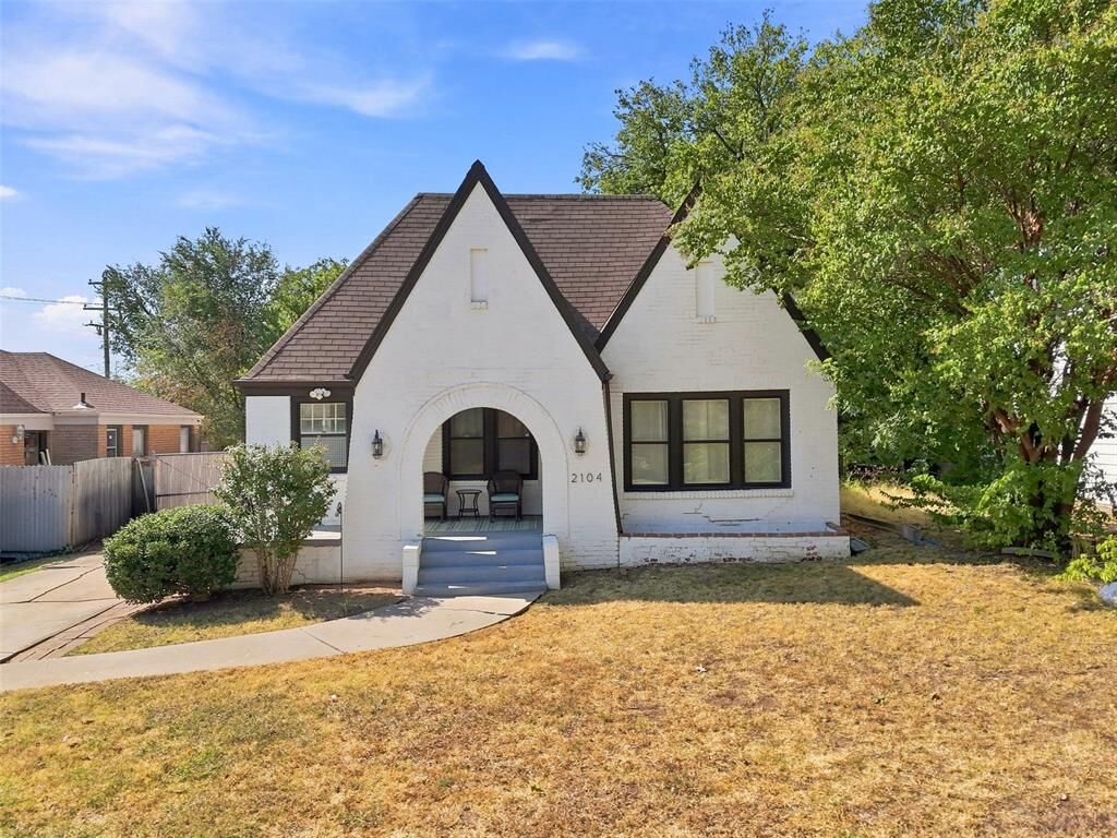 Property Photo:  2104 NW 26th Street  OK 73107 