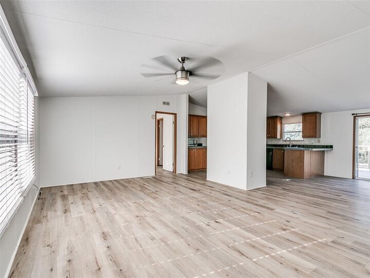 Property Photo:  