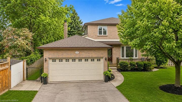 Property Photo:  37 Rose Court  ON N3L 3T9 