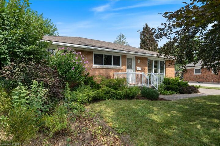 Property Photo:  25 Wayne Drive  ON N3R 2Y6 